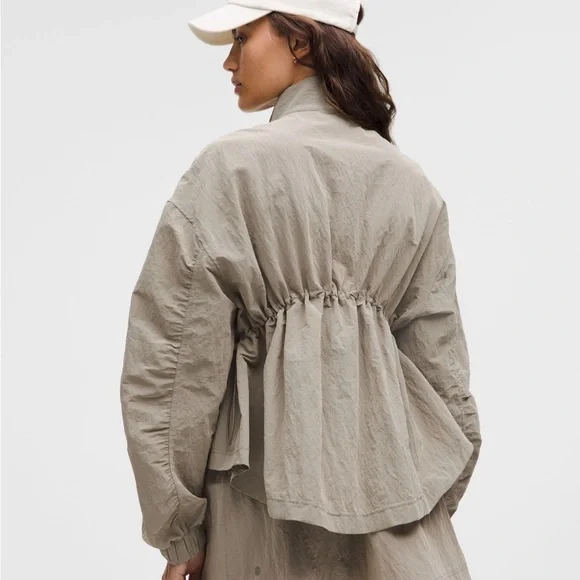 NEW Lululemon lightweight nylon taupe tan Jacket - Picture 1 of 7